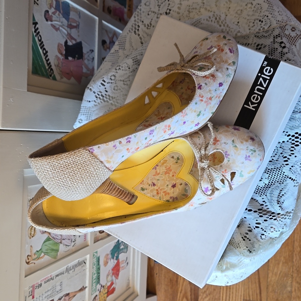 Kenzie pastel floral heels Sz 9.5M 👡